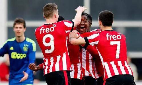 与裁判讨论 与裁判讨论